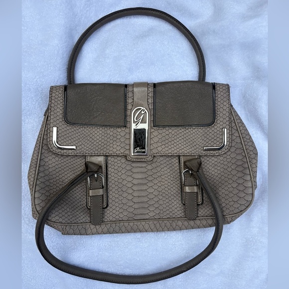 Guess, grey strapped Elegant Gray Handbag with silver hardware, floral inside - Picture 2 of 8
